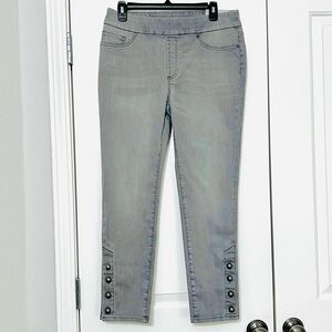 Chico’s size 6 (0.5) Pull-On Jeggings with Button hem ankle. Grey color. NWT.